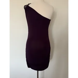 NWT Body Central Y2K Purple Beaded One Shoulder Lightweight Luxe Mini Dress Sz M thumbnail 3