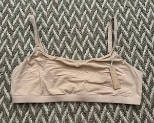 Skims Bralette  thumbnail 1
