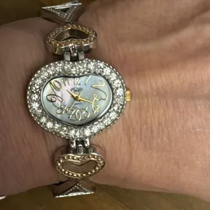 Vintage Sanis two tone heart shaped rhinestone watch thumbnail 3