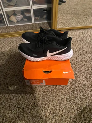 Nike running shoes thumbnail 2