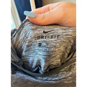 nike sweatshirt thumbnail 2
