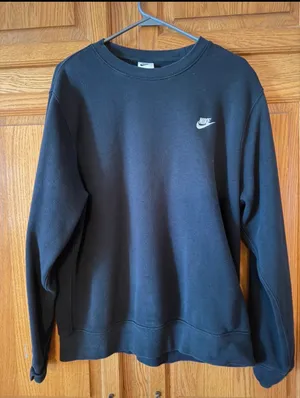 Black Nike crewneck sweatshirt in size M #swoosh #athletic thumbnail 1