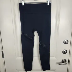 Zyia Active Black Angle 7/8 Grid Perforated High Rise Seamless Leggings Size M thumbnail 3