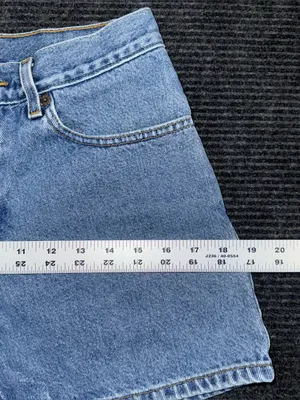 Vintage Y2K Levi’s Relaxed Fit Denim Shorts Women’s 7 / 27 Blue Cotton Jorts thumbnail 7