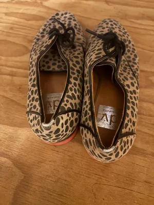 DV Dolce Vita Oxford Shoes Size 6 Leopard Print Lace Up Flats Casual Classic thumbnail 2