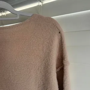 Aritzia Wilfred Relaxed V-Neck Sweater Beige pink XXS thumbnail 6