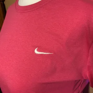 Nike Dri-Fit Pink Short Sleeve Shirt Size Medium thumbnail 5