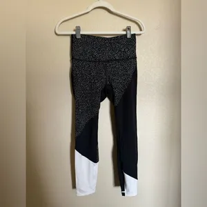 Lululemon Wunder Under Hi-Rise‎ 7/8 Tight in Black White Colorblock thumbnail 5
