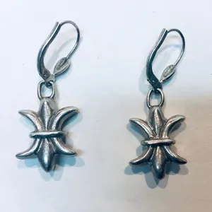 Vintage 3D Design Dangle Earrings Silver thumbnail 2