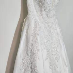 Lulus White Strapless Wedding Dress with Beaded Embroidery NWT Size 12 thumbnail 7