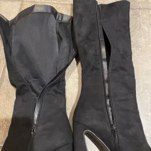 Rouge Helium Zenon Black Faux Suede Knee High Boots Womens Size 10 thumbnail 10