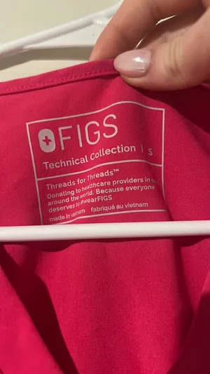 FIGS Scrub Top Women’s One-Pocket thumbnail 2