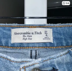 Abercrombie & Fitch Women's Light Wash High Rise Jeans 27 Long thumbnail 5