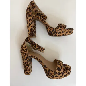 Torrid Leopard Platform Heels Sandals Sz9.5WW NWT thumbnail 5