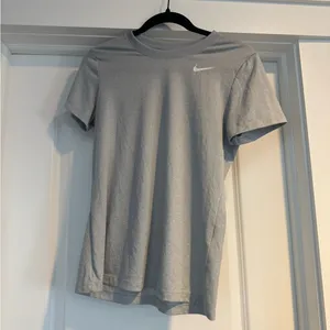 Nike Gray Short Sleeve dri-fit Tee small thumbnail 4
