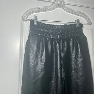 DO+BE Black Faux Leather Joggers High Waisted Elastic Cuffs Small going out thumbnail 2