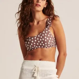 {Abercrombie & Fitch} Brand New One Shoulder Bikini Top thumbnail 2