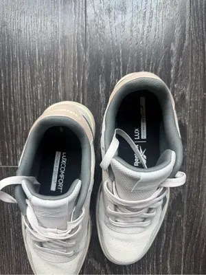 Reebok women’s White & Gray Low-Top Sneakers thumbnail 5