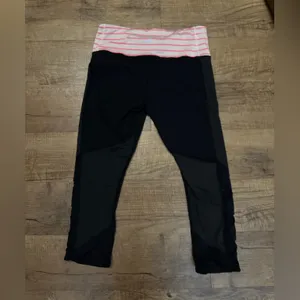 Lululemon capris thumbnail 2