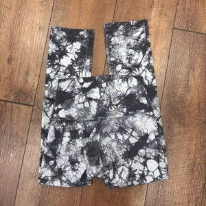 Lululemon Wunder Under Crop High-Rise Tight *Dual Shibori Full-On Luxtreme Sz 2 thumbnail 2