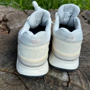 New Balance 997H Sneakers shoes size women 10 - men’s 8.5 thumbnail 3