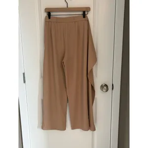 Halara Tan Asymmetrical Ruffle Wide Leg Trousers Pants Small Petite NWT 8YZ5V thumbnail 6