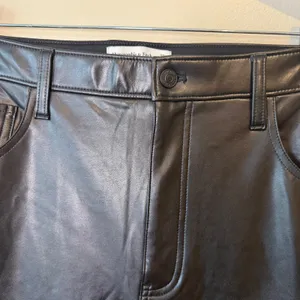 Abercrombie & Fitch 14R Black Vegan Leather Curve 90s Straight Ultra High Rise thumbnail 9
