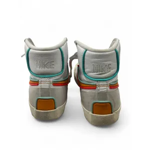 NIKE | 5.5 | Sneakers Hi Top Women's Blazer Mid '77 Infinite Runners thumbnail 3