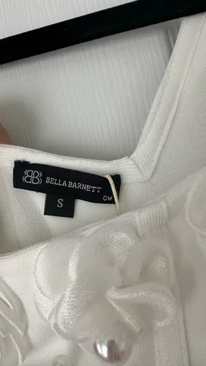 White maxi dress Bella Barnett thumbnail 3