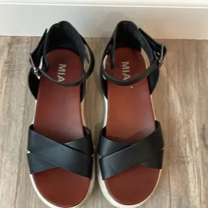 MIA Lunna Open Toe Flatform Platform Sandals thumbnail 5