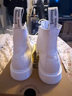 Dr. Martens thumbnail 6