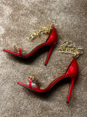 True Religion Elegant RedPatent High Heel Sandals w/Gold Chain Accents free gift thumbnail 4