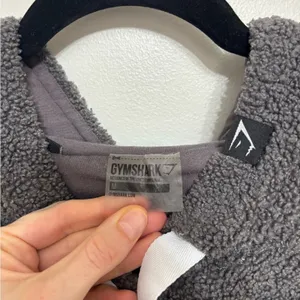GYMSHARK Borg Cropped Hoodie in Gray Sherpa - Size M thumbnail 7