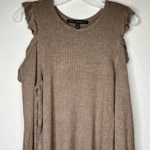 WHBM Cold‎ Shoulder Sweater thumbnail 2