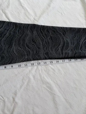 Lululemon Wunder Under Crop Leggings Size 4 Black White‎ Wave Print thumbnail 4