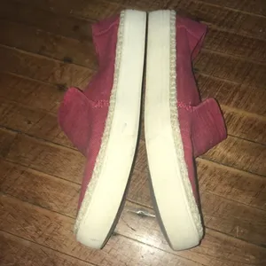 Tom’s deep red burlap slip on size 10 shoes thumbnail 2