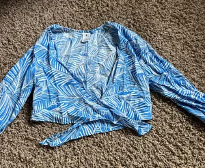 Shade and Shore blue and white palm print top. Size S #summer #beachwear thumbnail 1