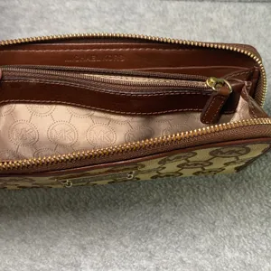 Michael Kors Tote Bag Purse Womens Large Tan Brown Signature Monogram Wallet Set thumbnail 14