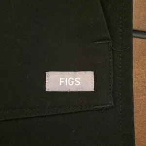 FIGS Bellery Scrub Jacket full-zip technical fabric black xs thumbnail 6