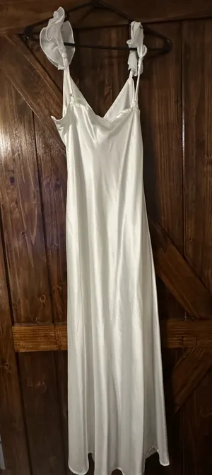 Satin white dress Size XS thumbnail 2