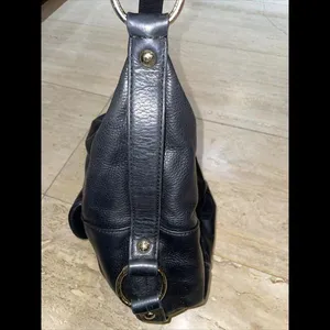 Michael Kors Black Leather Shoulder Bag Purse Gold Hardware 15”x11”‎ thumbnail 4