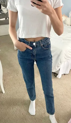 Slim Mom Jeans thumbnail 2