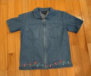 Denim & Co. Shirt Jacket Womens M Blue Denim Full Zip Short Sleeve Floral thumbnail 1