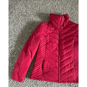 Kenneth Cole Reaction Women's Red Puffer Coat Size Medium‎ thumbnail 3