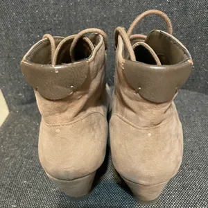 Madden Girl Lace-Up Brown Ankle Booties thumbnail 4