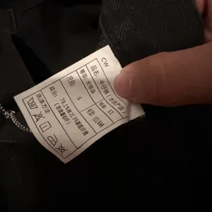 black jeans with relaxed fit thumbnail 2