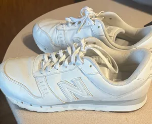 New Balance White Low-Top Leather Sneakers thumbnail 1