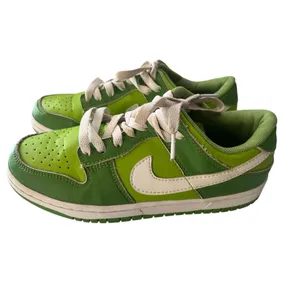 Nike Dunk Low Chlorophyll Green Size 8 Women's Sneaker Shoe Streetwear Casual thumbnail 2