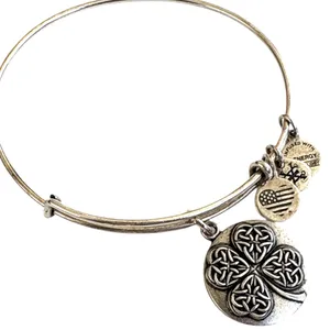 EUC Alex And Ani Shamrock Bracelet Silver thumbnail 1