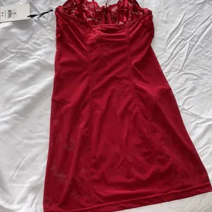NWT Lace Chemise Red Size M thumbnail 10